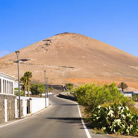 Madora - Private Pool, Amazing Garden, Sea View & Quiet Location Villa La Asomada (Lanzarote)